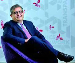 Ready to collaborate with Paytm, a "important player": Amitabh Chaudhry, CEO of Axis Bank(Pc: Insta)