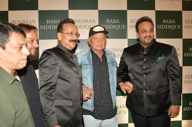 Salim Khan looked handsome in a lack shirt, denim jacket and a cap. (Pc: Yogesh Shah)