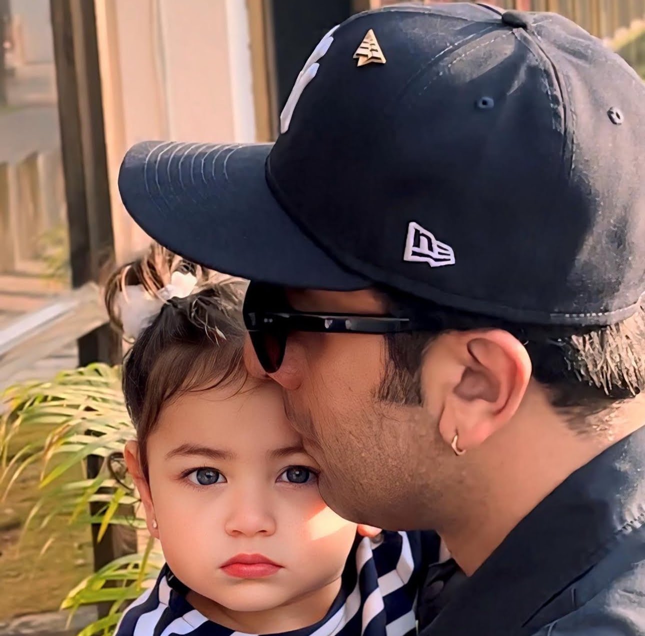 Ranbir with her daughter 